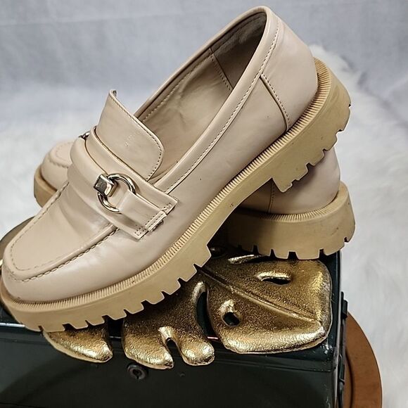 Zara Cream Loafers with Gold Buckle - Picture 6 of 14